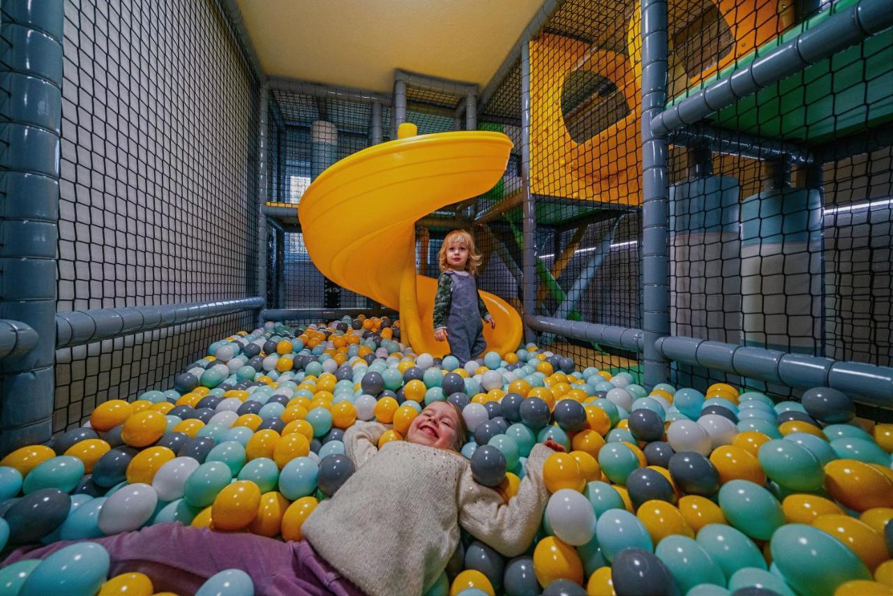 Ceprowka Family Friendly Bed & Breakfast เบียลกาตัทร์ชันสกา ภายนอก รูปภาพ